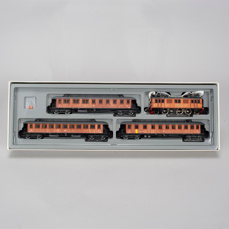 MÄRKLIN, a collection of H0 locomotives and wagons from the second half of the 20th century.