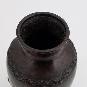 A Japanese bronze vase, 20th century.