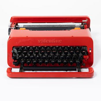 Ettore Sottsass, Skrivmaskin, "Valentine", Olivetti, Italien, 1900-talets andra hälft.