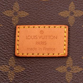 LOUIS VUITTON, a monogram canvas shoulder bag, "Saumur 35".