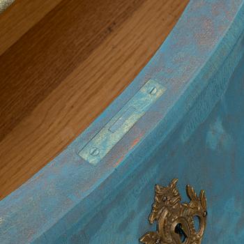 A Rococo style chest of drawers, early 20th century.