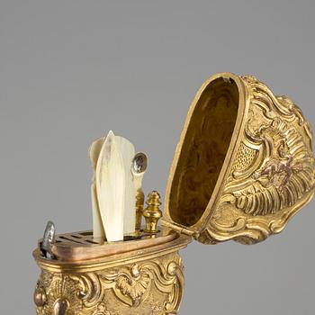 ETUI, förgylld mässing, rokoko, 1700-tal.