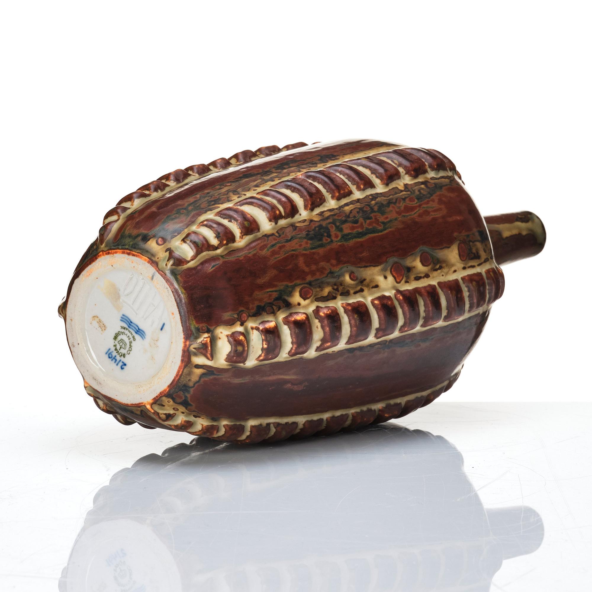 Axel Salto, a stoneware 'sung' glazed stoneware vase, Royal Copenhagen, Danmark 1985-89, model 21491.