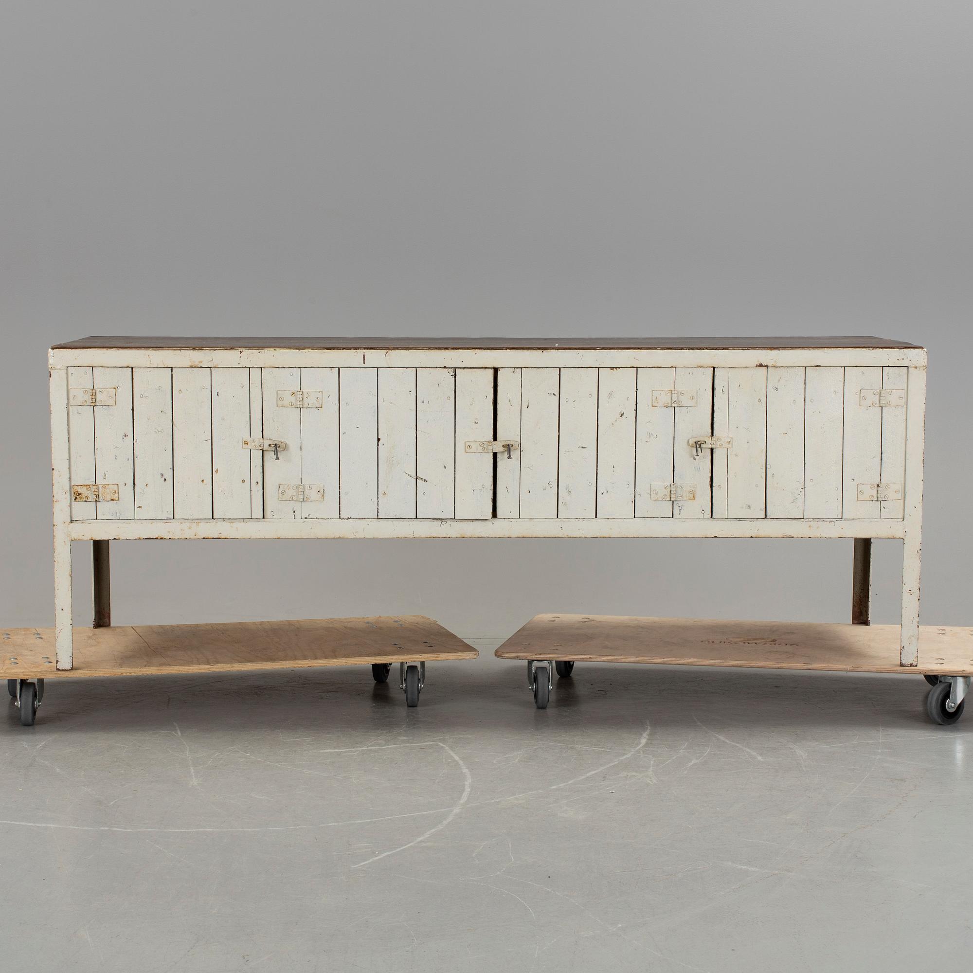 SIDEBOARD, industri, 1900-talets mitt.