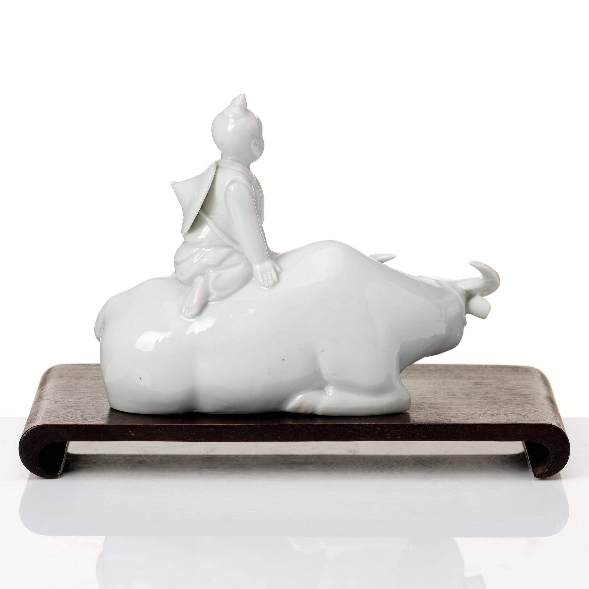 A pair of blanc de chine figurines, Qing dynasty, late Qing dynasty.