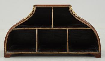 SKRIVBORDSHURTS, Louis XV-stil, 1800-tal.