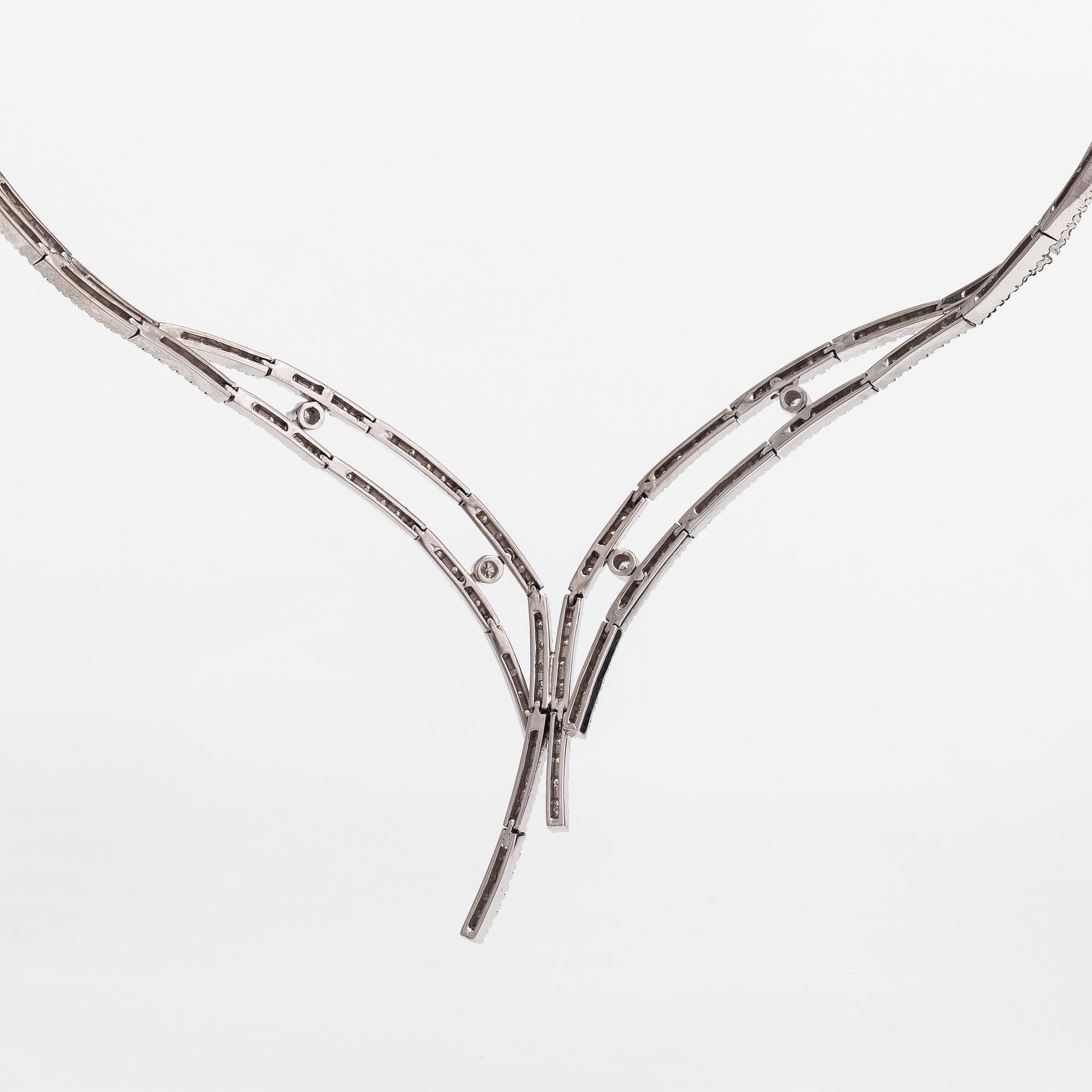 Halsband, 18K vitguld, diamanter ca 2.50 ct tot.