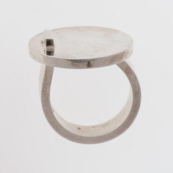 RING, silver. Pekka Piekäinen, Turun Kultaseppä, Åbo 1973.