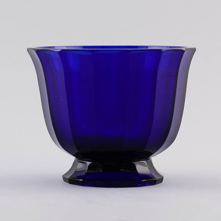 A Josef Hoffamann facet cut blue glass bowl, Wiener Werkstätte, Moser Karlsbad.