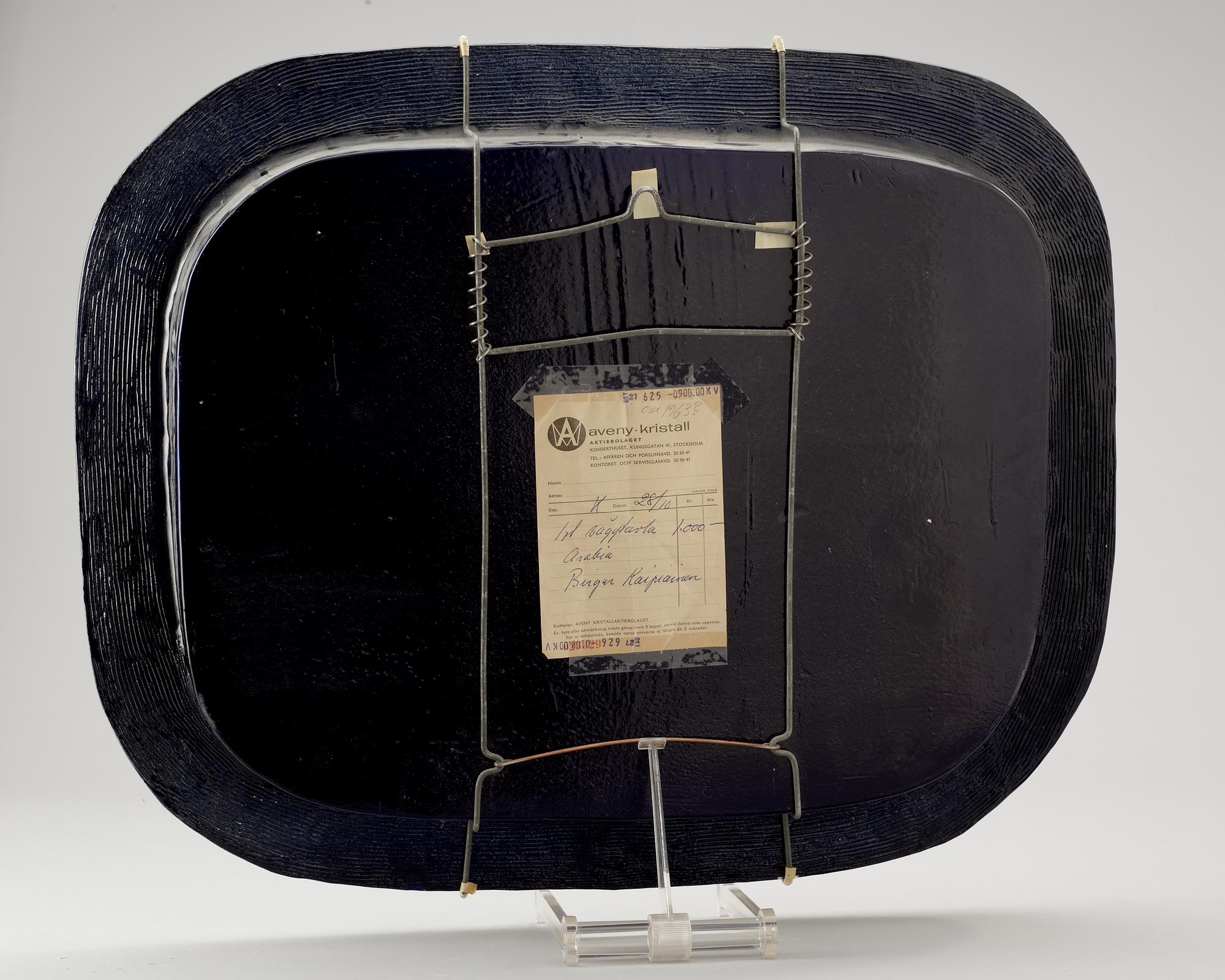 A large Birger Kaipiainen stoneware dish, Arabia, Finland.