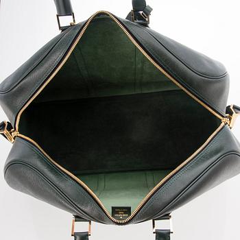 LOUIS VUITTON, Green Taïga Kendall GM Travel bag.