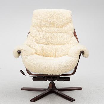 A swivel armchair, Göte Möbel, second half of the 20th century.