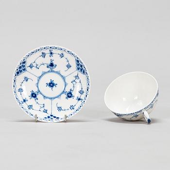 A 70-pcs halflace 'Blue Flute' tableware set. Royal Copenhagen. Mostly from the late 1950s.