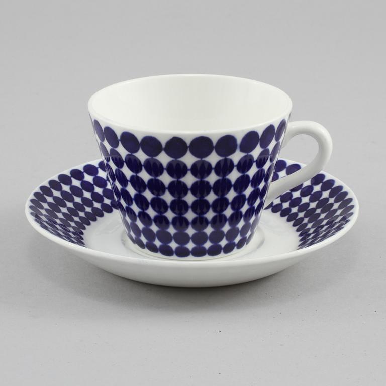 KAFFEKOPPAR med FAT, 5 st, benporslin. "Adam", Stig Lindberg, Gustavsberg, tillverkningsår 1959-74.