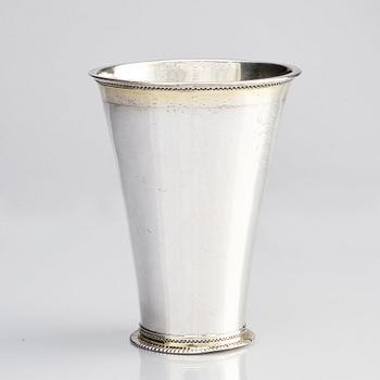 Anders Wibeck, bägare, delvis förgyllt silver, Borås 1727. Senbarock.