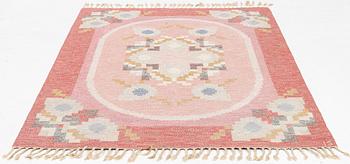 Ingegerd Silow, a flat weave carpet, signed IS, ca 232 x 167 cm.