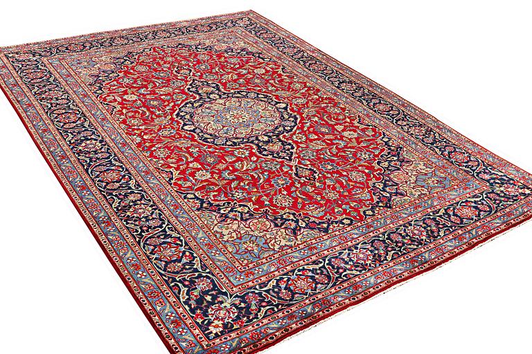 A carpet, Kashan, c. 340 x 243 cm.