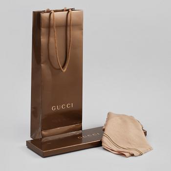 SCARF, Gucci.