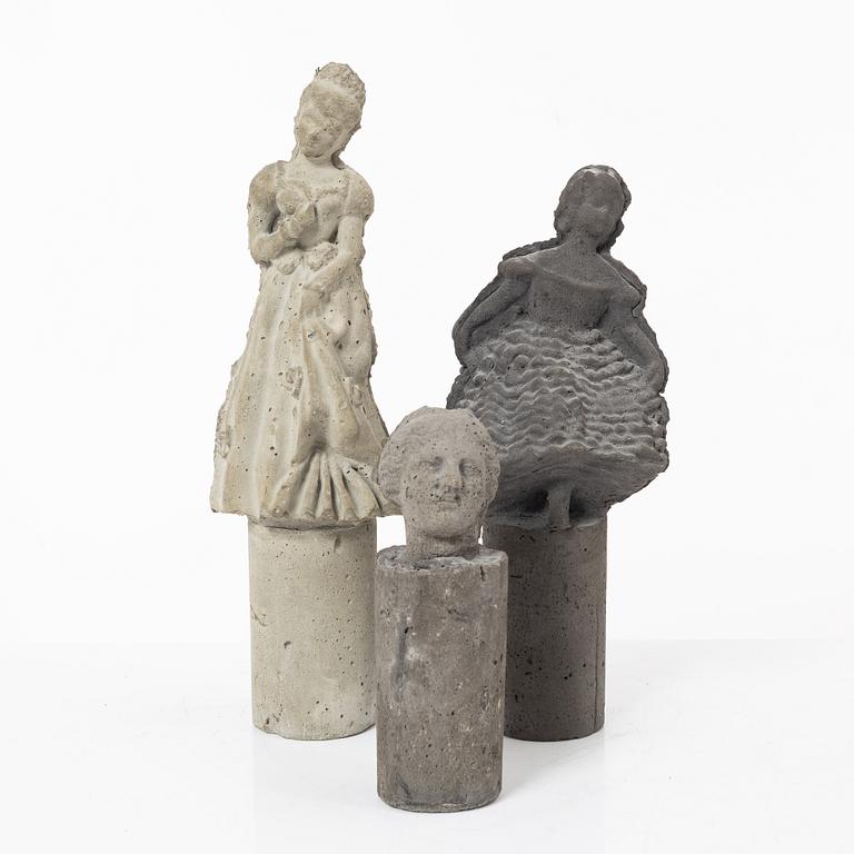 Kathy Dalwood, skulpturer, 3 st, "American Girl", "Tennessee Girl" och "Concrete Roman Girl".