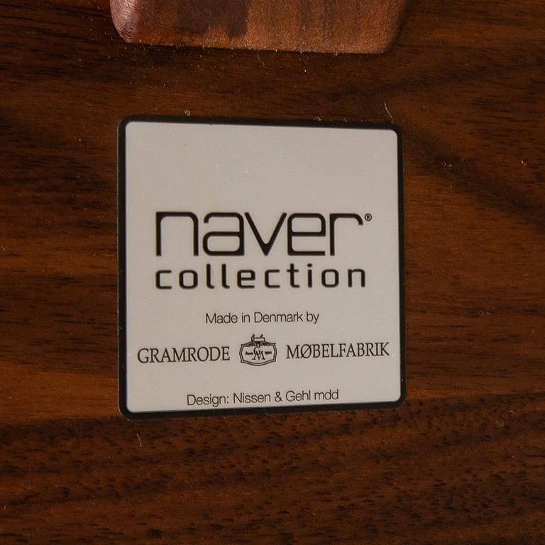 Nissen & Gehl, dining table, "Naver point" model 9942, period piece.