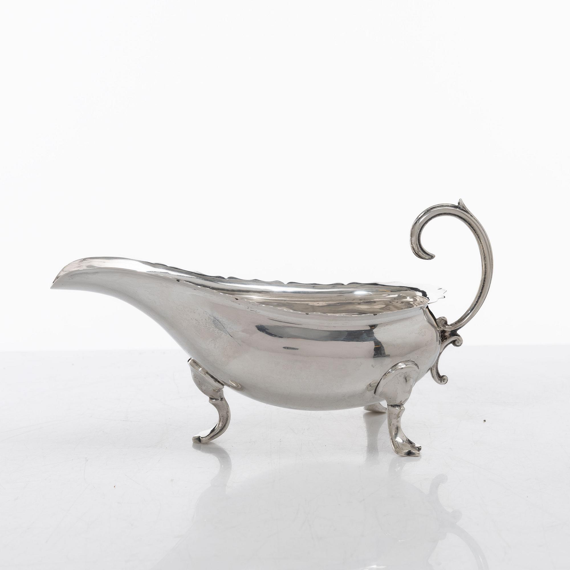 William Hutton & Sons Ltd, cream jug, silver, Birmingham, England 1901.