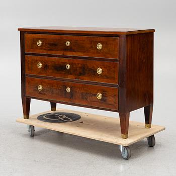 Byrå, sengustaviansk stil, 1800-talets slut.