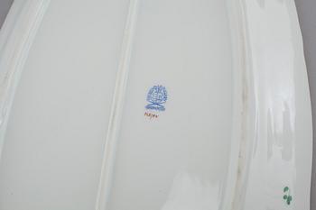48 pieces of porcelain tableware from Herend, model "Indian Basket", 20th century.