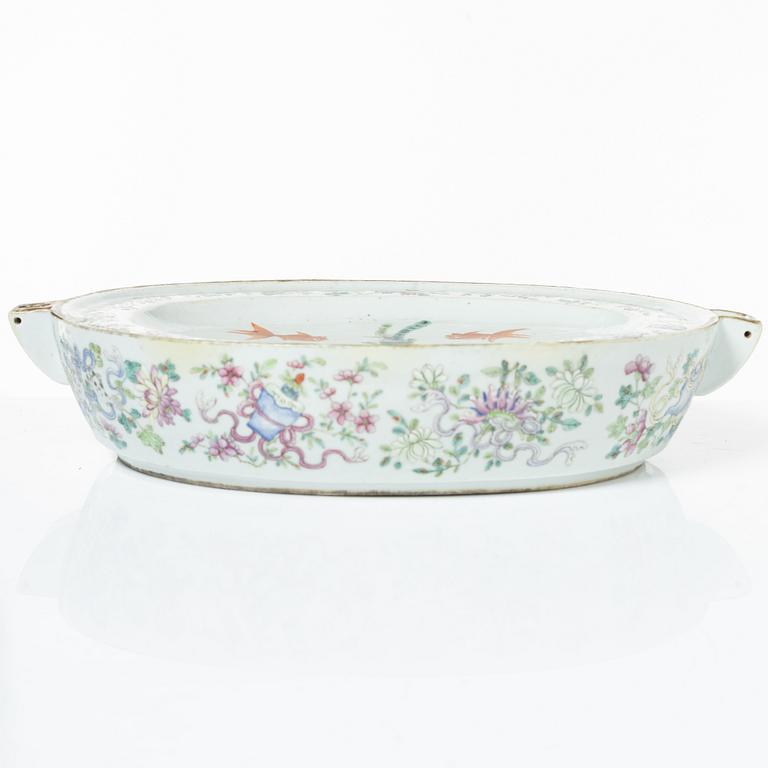 Värmefat, porslin, Kina, Qingdynastin, 1800-tal.