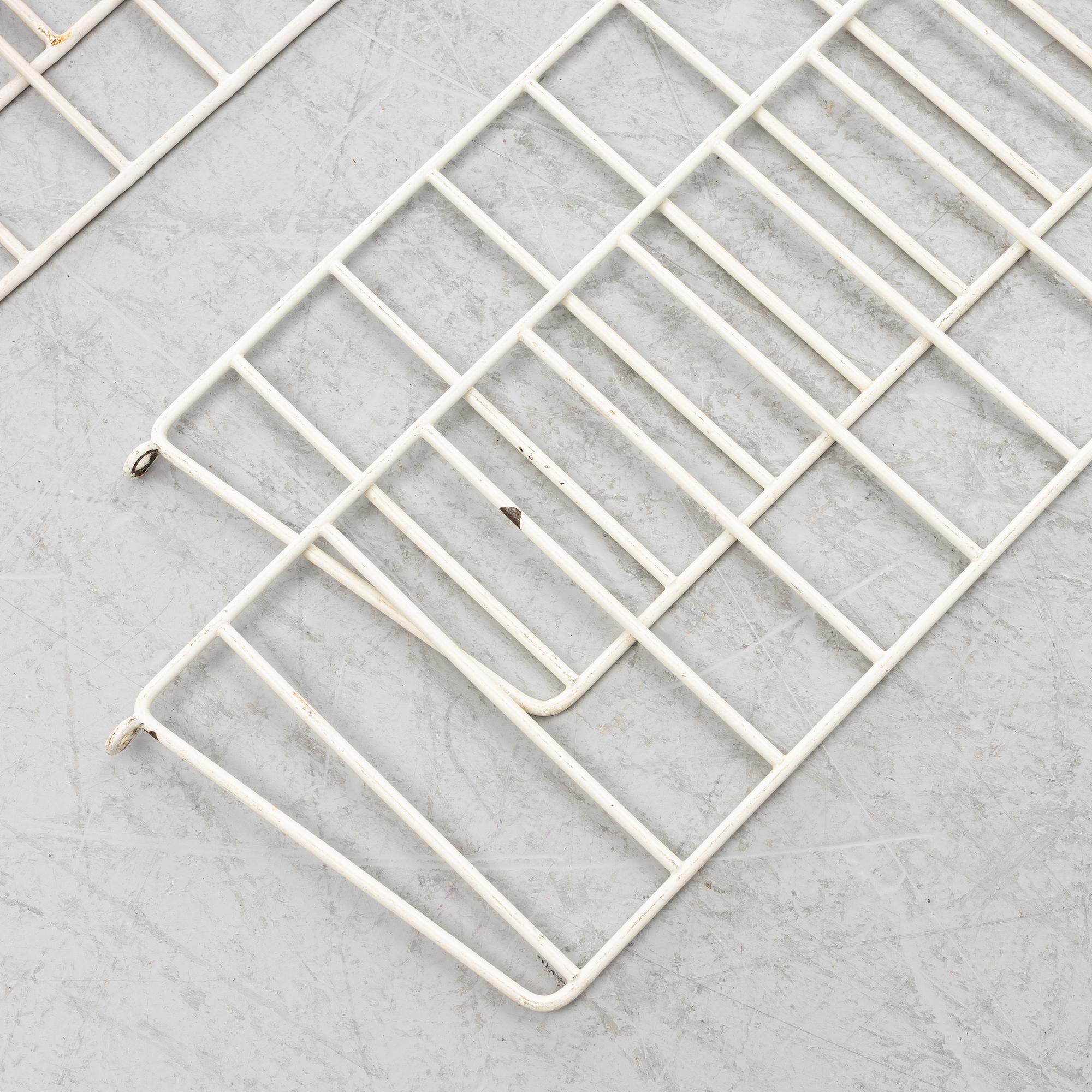 Nils Strinning, Bookcase/shelving system, “String”, 1950s/60s.