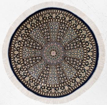 Rug, Ghom, signed, diameter 80 cm.