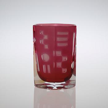 An Olle Alberius 'ariel' glass vase, Orrefors 1986.