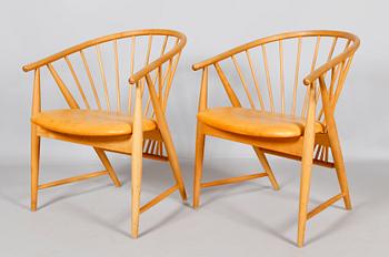 KARMSTOLAR, 2 st, "Solfjädern", Sonna Rosén, formgiven 1948.