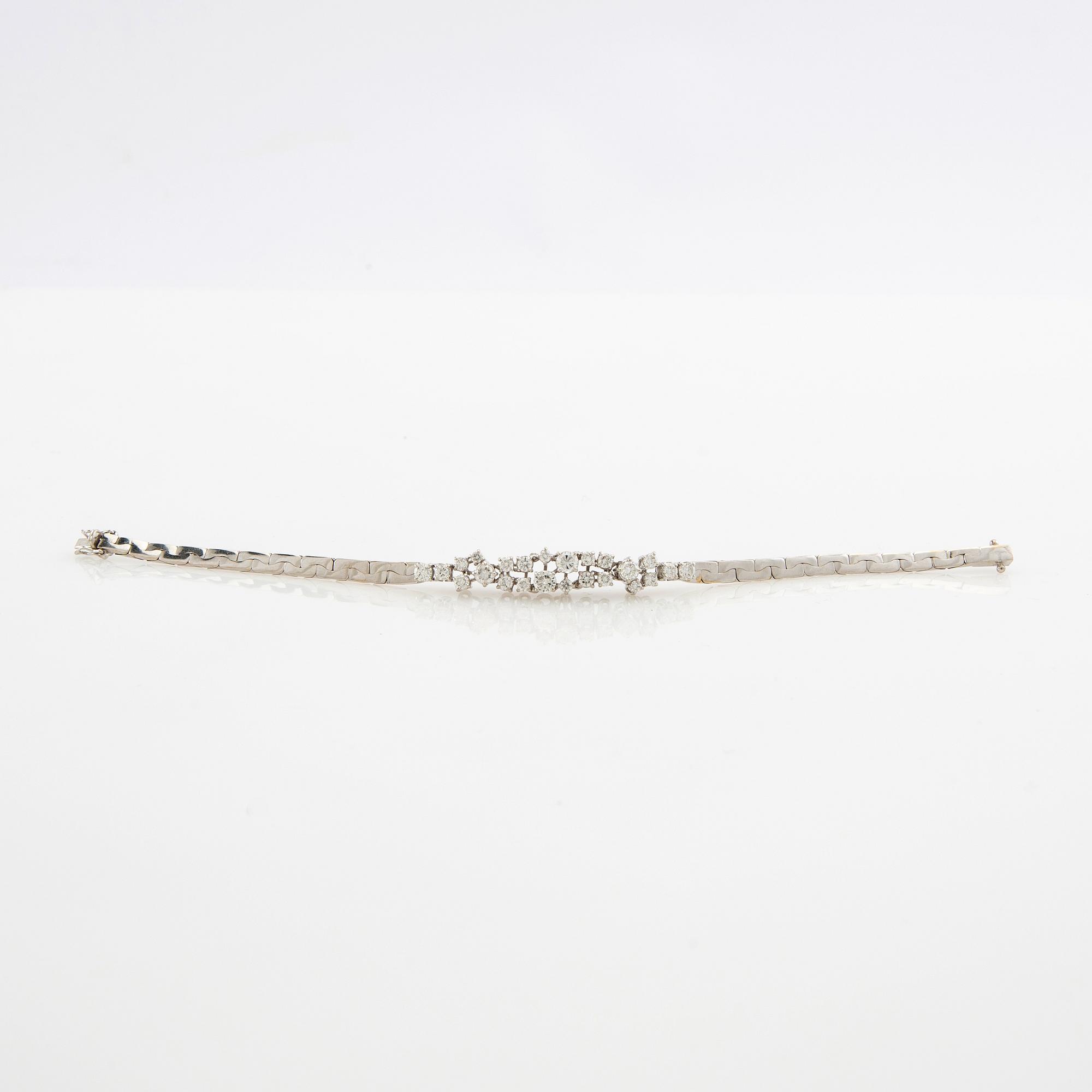 Armband 18K vitguld med diamanter ca 2,21 ct.
