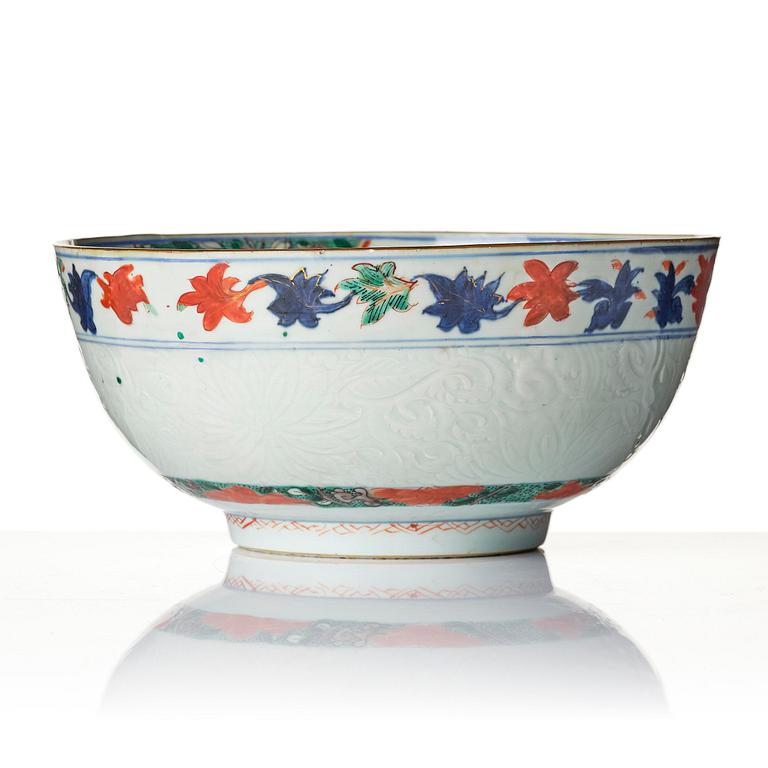 A famille verte bowl, Qing dynasty, Kangxi (1662-1722).