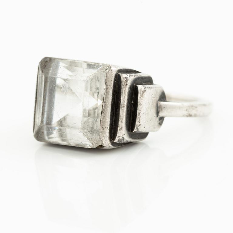 Wiwen Nilsson, ring, silver med fasettslipad bergkristall, Lund 1939.