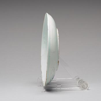 A blue and white dish, late Ming dynasty (1368-1644).