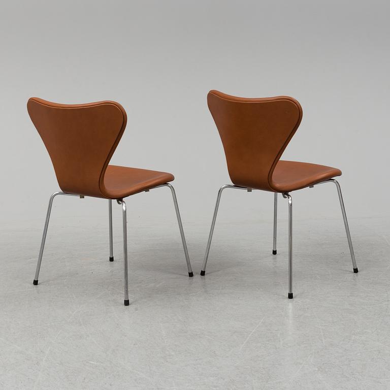 ARNE JACOBSEN, six leather 'Series 7' chairs, Fritz Hansen, Denmark.