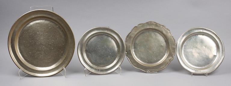 FAT, 4 st, tenn, bl a rokoko, 1700-1800-tal.