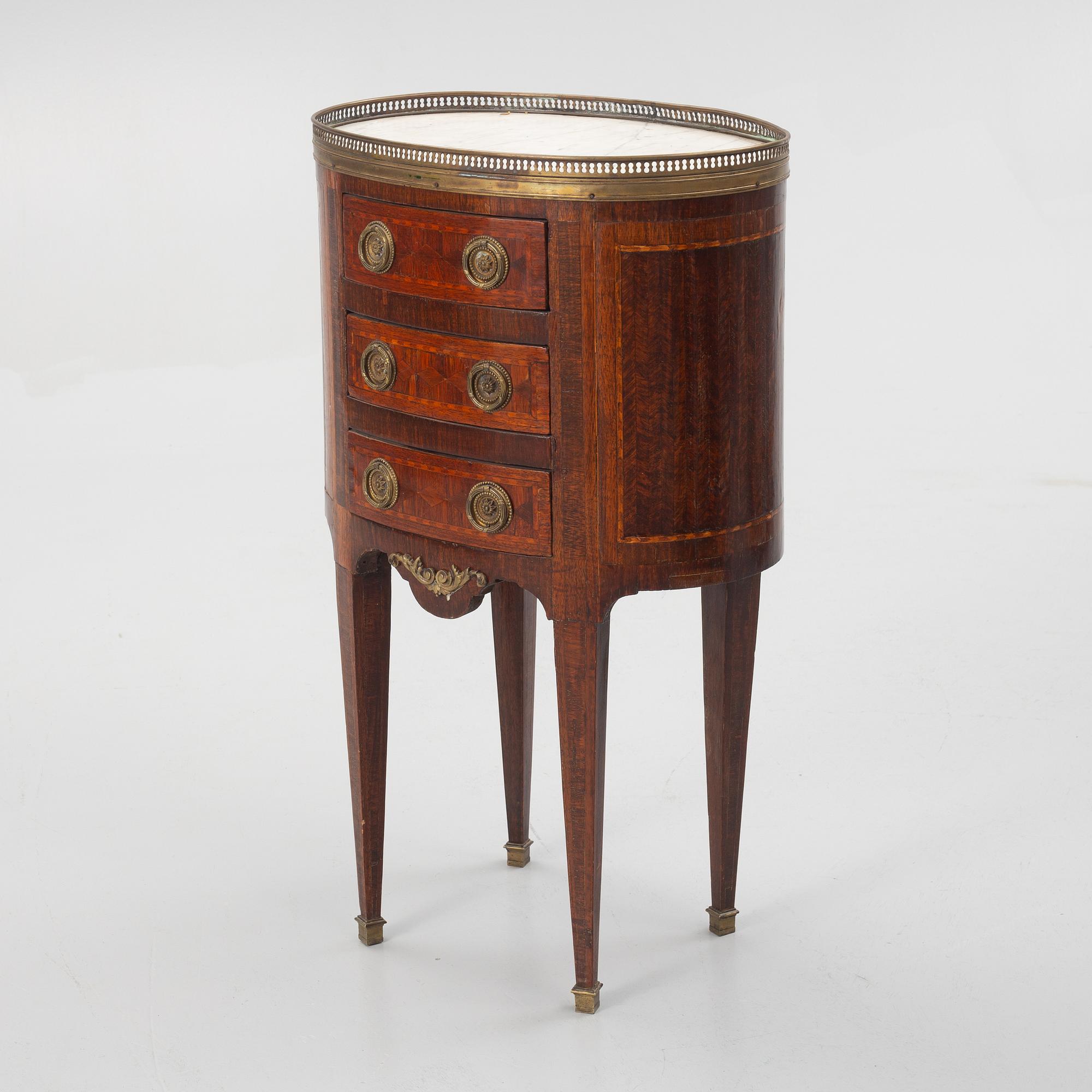 Byrå Louis XVI-stil, 1900-tal.