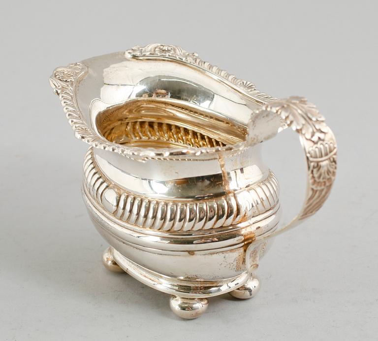 MJÖLKKANNA, silver, Chester 1916, England. Vikt ca 262 gram.