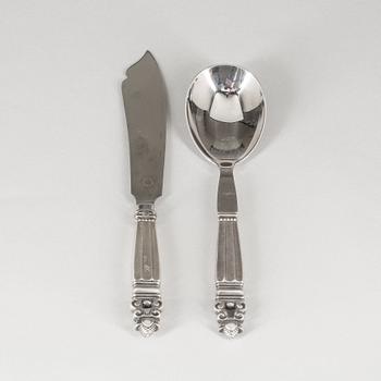 TÅRTKNIV samt SERVERINGSSKED, silver Georg Jensen, "Konge". Vikt tot. ca 220 gram.