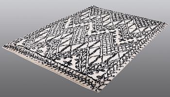 A RUG, oriental, ca 240 x 170 cm.