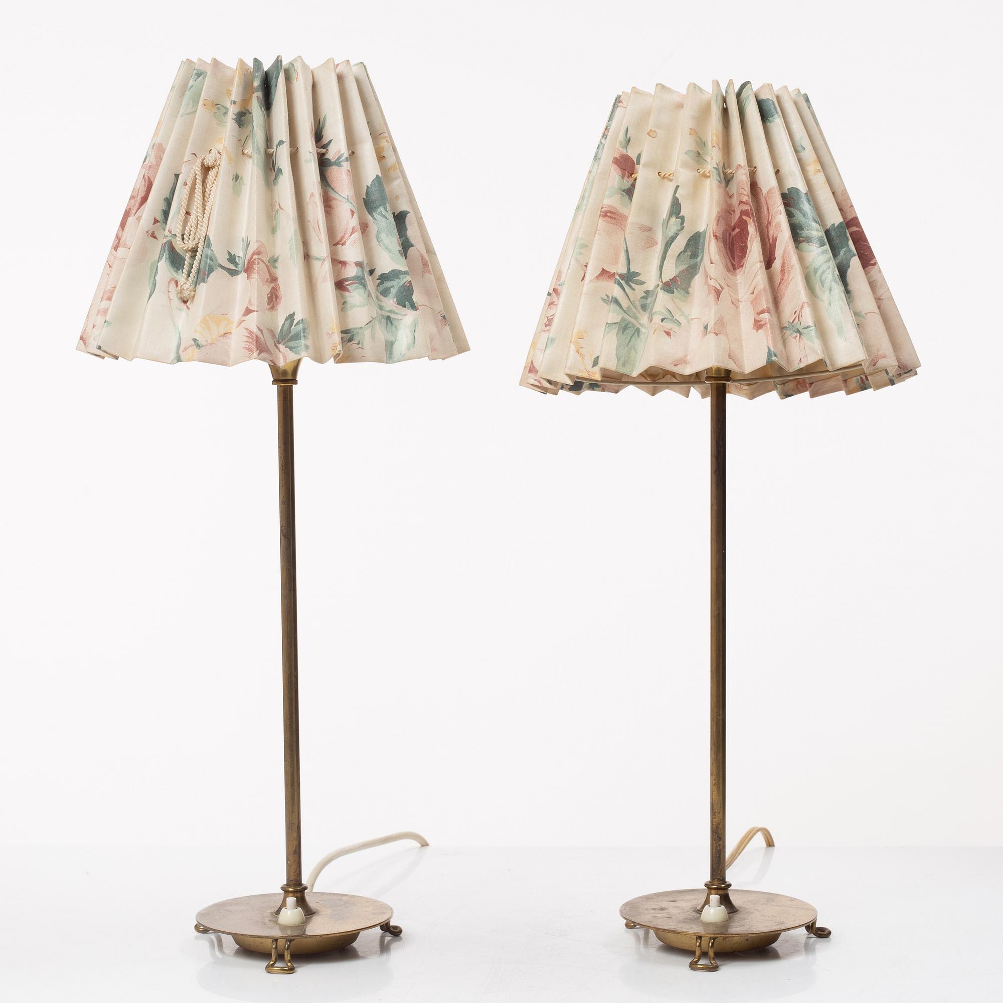 Josef Frank, a pair of model 2552 table lamps, Svenskt Tenn.