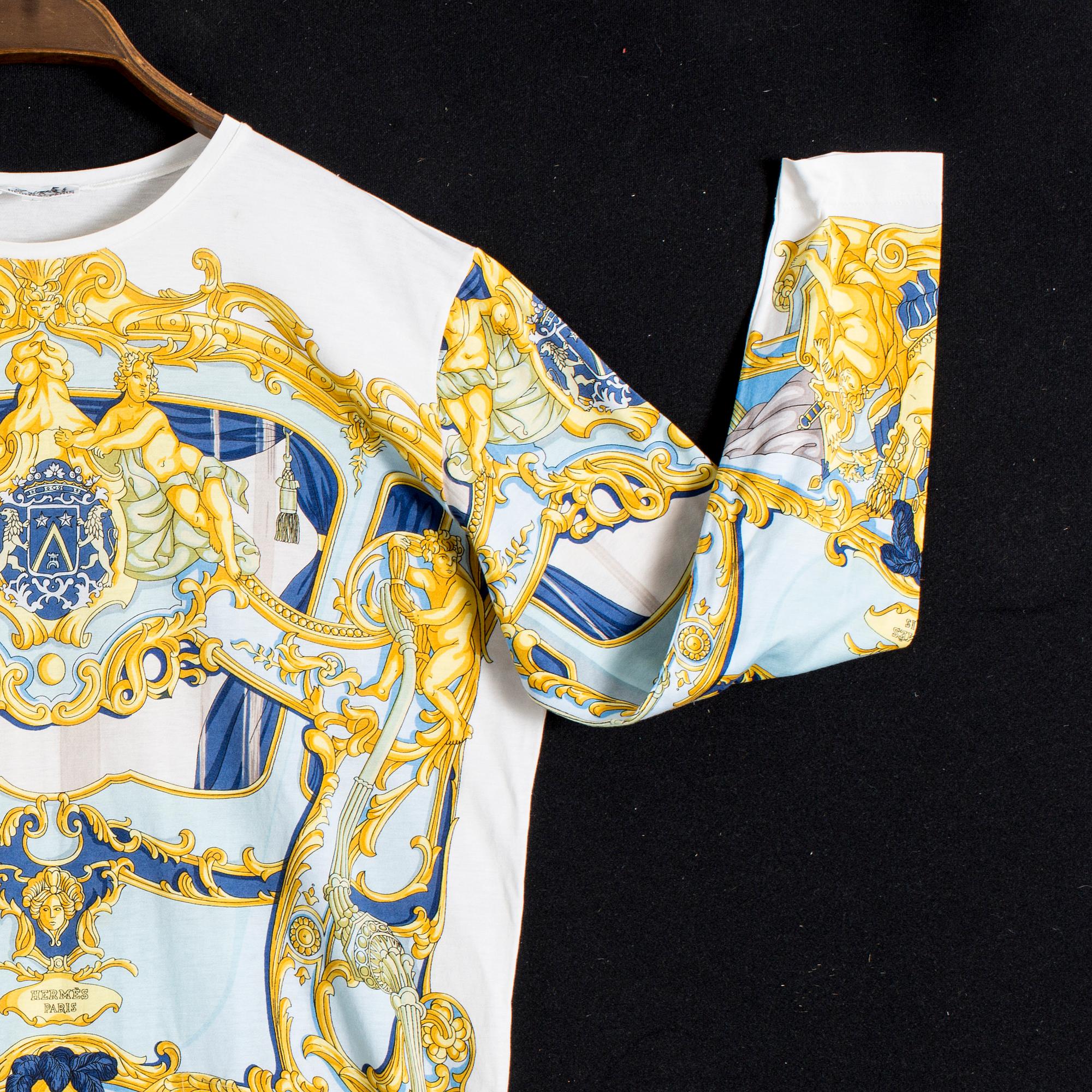 TOP, Hermès.