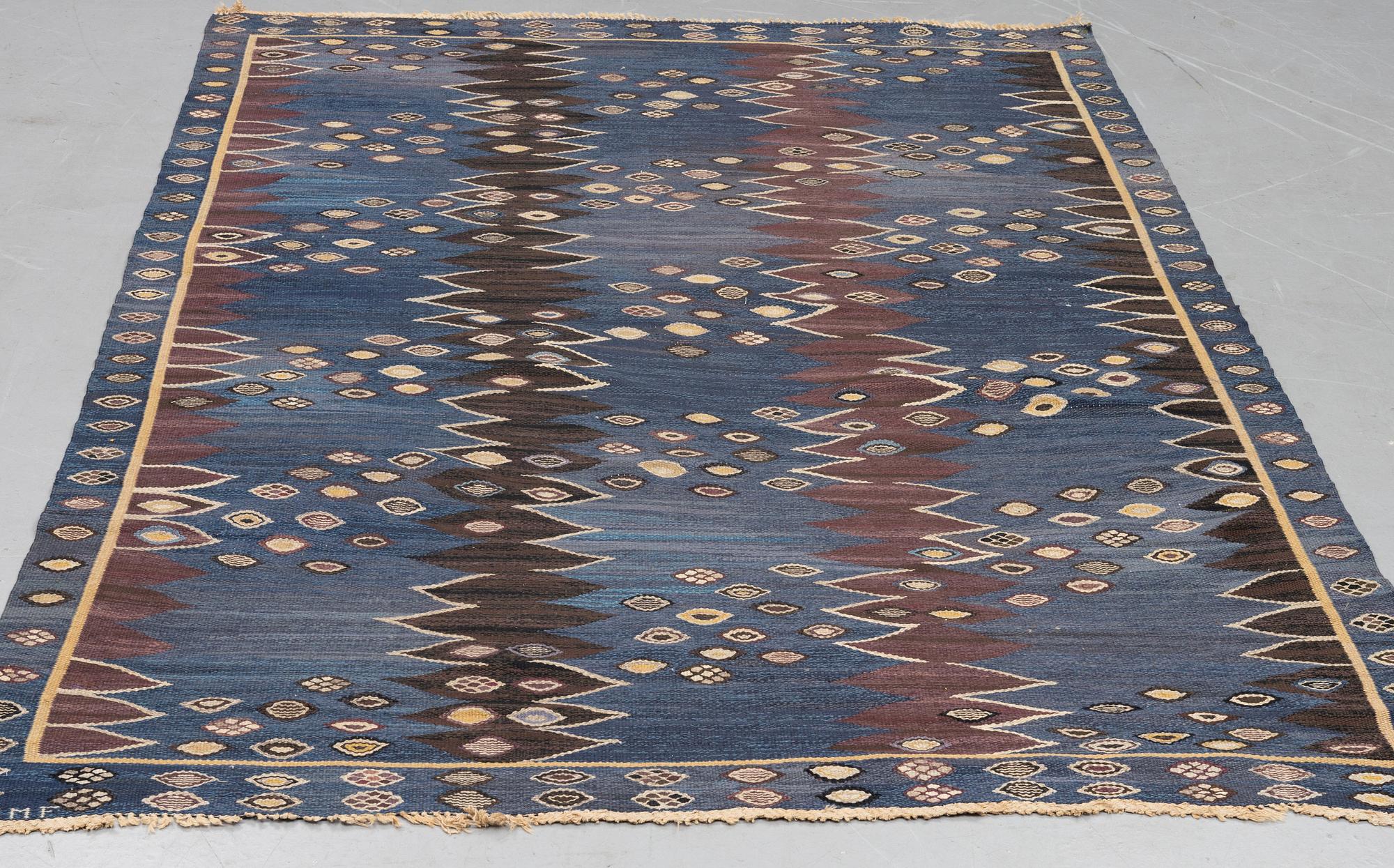 Barbro Nilsson, matta, "Snäckorna", gobelängteknik, ca 300 x 202,5 cm, signerad AB MMF BN.