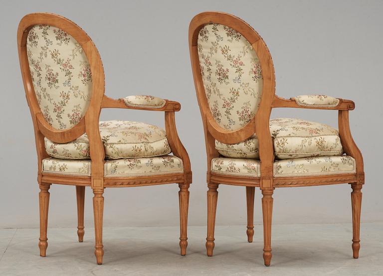 KARMSTOLAR, ett par. Frankrike, 1700-talets andra hälft. Louis XVI.
