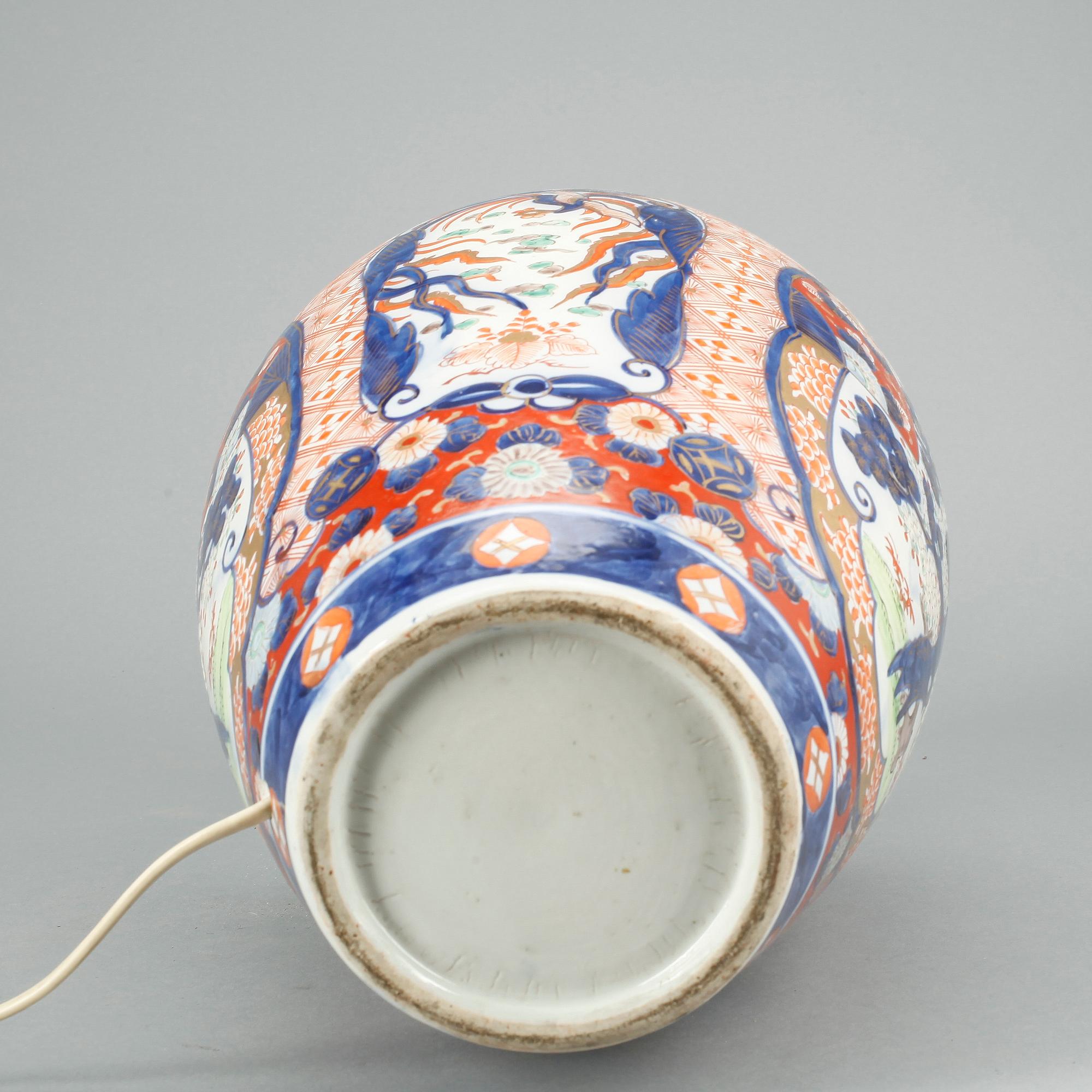 BORDSLAMPA, porslin. Japan, 1900-tal.