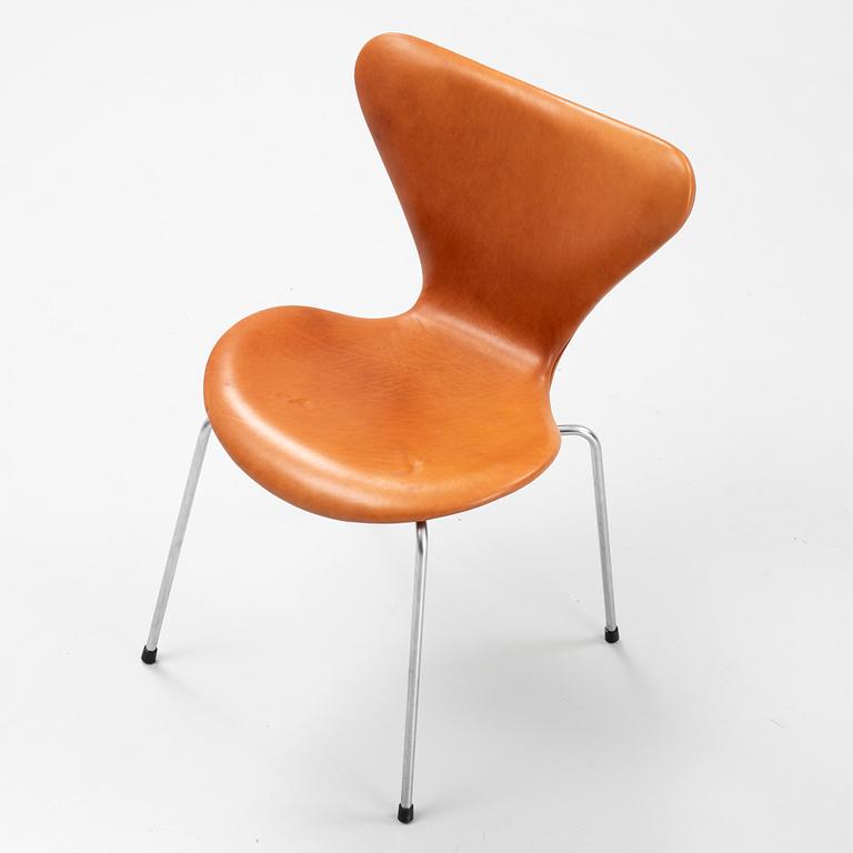 Arne Jacobsen, 6 leather chairs, "Sjuan" for Fritz Hansen Denmark, second half of the 20th century.