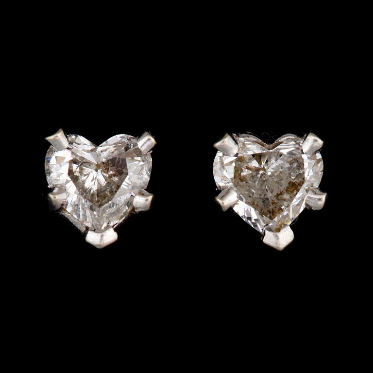 EARSTUDS, heart cut diamonds,tot. app. 0.65 cts.
