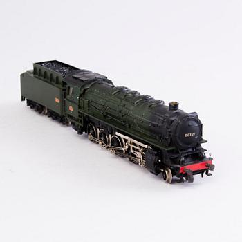 MÄRKLIN, sähkövetureita, 2 kpl ja vaunu, Saksa.